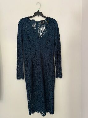 Bardot Midnight Lace Midi Dress Size 8 Sheath dress LaceMidi WeddingGuest